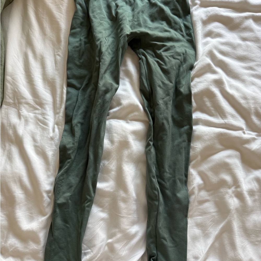 Green Ribbed Leggings